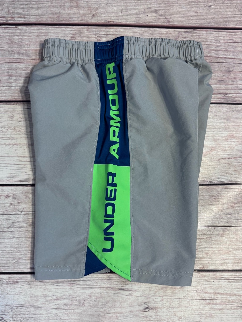 📌Under Armour• Boys •  Gray Shorts with Neon Green & Treal Stripe
